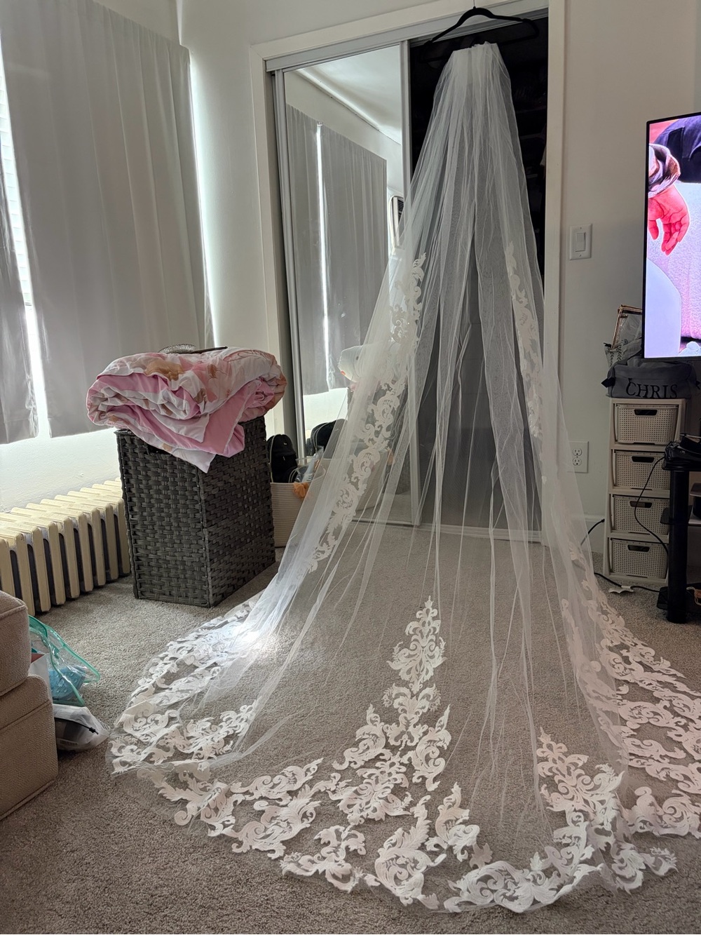 White Lace Bridal Veil with Scalloped Applique -